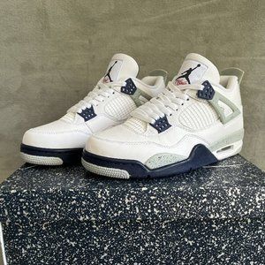 Air Jordan Retro 4 Midnight Navy Sneakers